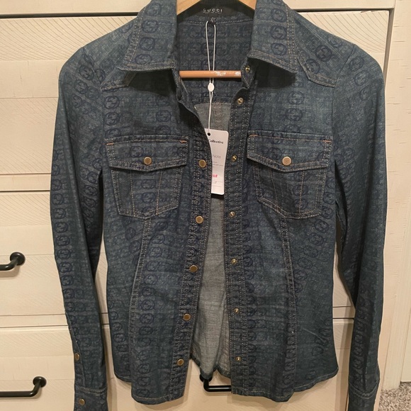 Vintage Gucci monogram button up top - Picture 3 of 9